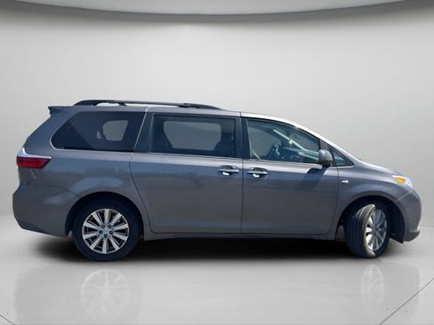 Used 2017 Toyota Sienna XLE w/ XLE Navigation Package AWD/4WD image 4