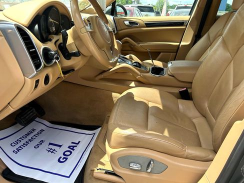 Used 2013 Porsche Cayenne image 10
