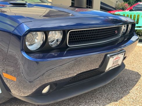 Used 2013 Dodge Challenger R/T RWD image 2