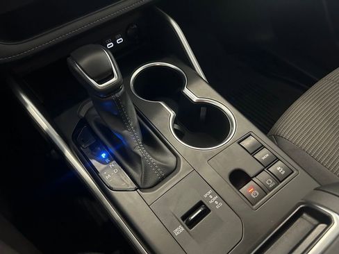 Used 2023 Toyota Highlander LE image 25