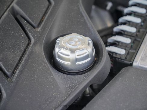 Used 2021 Bentley Bentayga AWD/4WD image 18