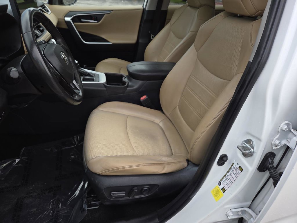 Used 2024 Toyota RAV4 Limited FWD image 22