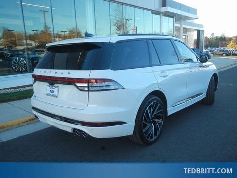 Used 2025 Lincoln Aviator Black Label w/ Jet Appearance Package image 7