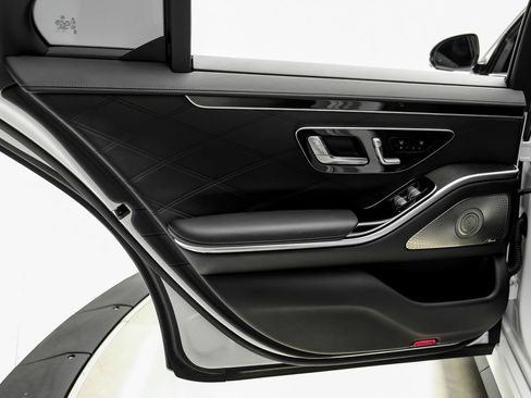 Used 2024 Mercedes-Benz S 63 AMG S w/ Carbon Fiber Exterior Package image 57