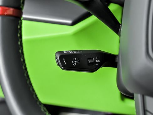 Used 2023 Lamborghini Urus S image 32