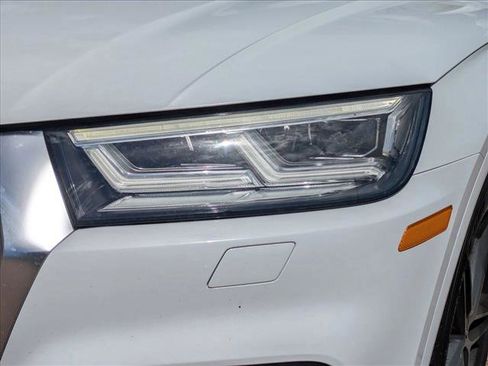Used 2019 Audi SQ5 Prestige w/ Prestige Package AWD/4WD image 9