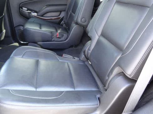 Used 2018 GMC Yukon SLT AWD/4WD image 8
