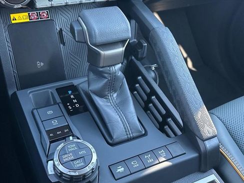 Certified 2025 Toyota Tacoma Trailhunter image 25