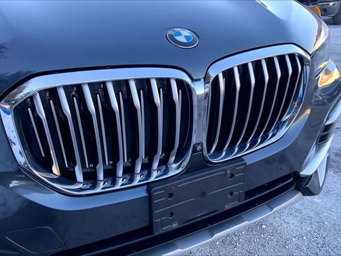 Used 2021 BMW X5 xDrive40i w/ Premium Package image 31