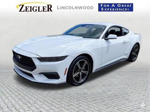 Used 2025 Ford Mustang Premium RWD image 5