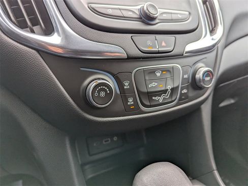 Used 2022 Chevrolet Equinox LT image 23