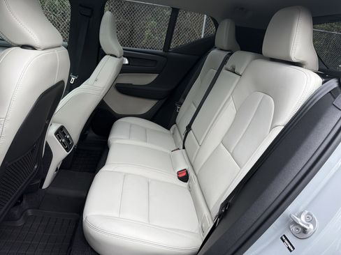 Used 2026 Volvo XC40 B5 Plus w/ Protection Package Premier image 32