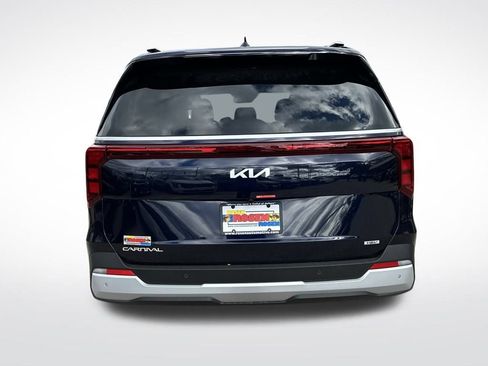 New 2026 Kia Carnival EX image 4