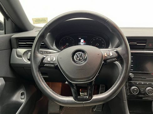 Used 2021 Volkswagen Passat 2.0T R-Line image 16