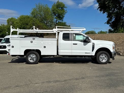 New 2026 Ford F350 XL w/ XL Chrome Package AWD/4WD image 2