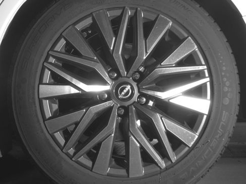 Used 2025 Nissan Altima 2.5 SV FWD image 14