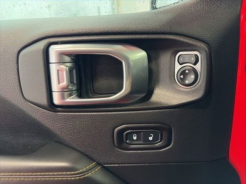 Certified 2025 Jeep Wrangler Unlimited Sahara image 15