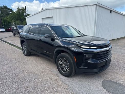 Used 2024 Chevrolet Traverse LS FWD image 4