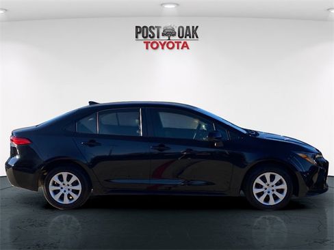 Used 2025 Toyota Corolla LE image 8