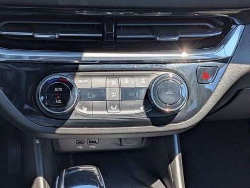 Used 2025 Buick Envista Sport Touring w/ Convenience I Package FWD image 25