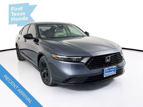 Used 2025 Honda Accord SE image 1