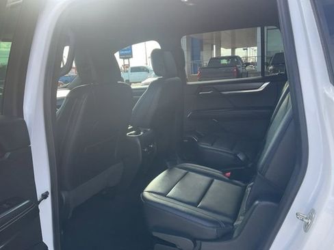 Used 2024 GMC Acadia Elevation image 23