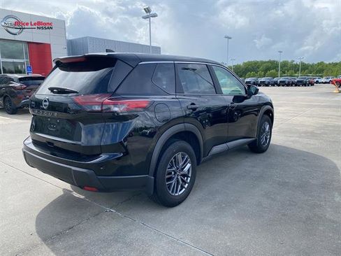 Used 2025 Nissan Rogue S image 31