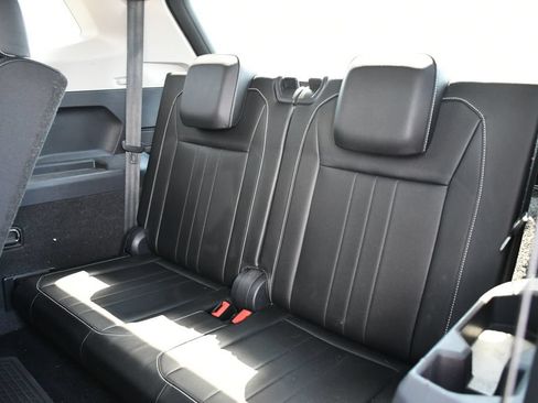 Used 2022 Volkswagen Tiguan SE FWD image 18