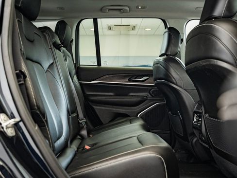 Used 2022 Jeep Grand Cherokee Limited 4xe image 35