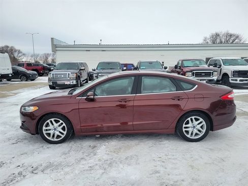 Used 2015 Ford Fusion SE image 12