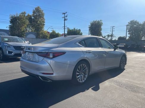 Used 2019 Lexus ES 350 Ultra Luxury FWD image 2