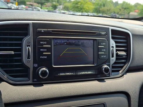 Used 2019 Kia Sportage LX AWD/4WD image 16