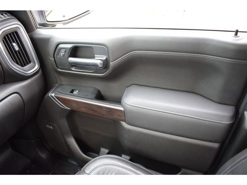 Used 2019 GMC Sierra 1500 SLT w/ SLT Convenience Package image 18