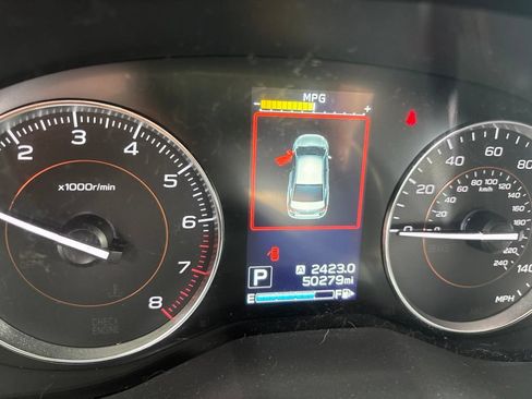 Used 2019 Subaru Crosstrek 2.0i Limited w/ Moonroof Package w/Navigation AWD/4WD image 11
