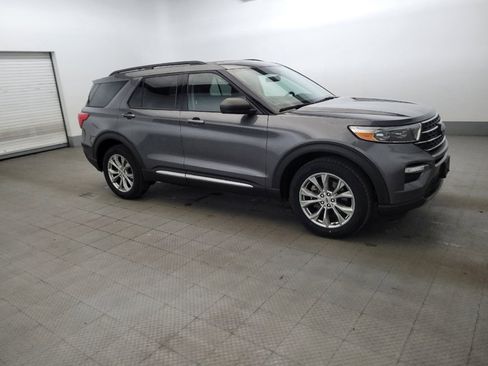 Used 2023 Ford Explorer XLT w/ Equipment Group 202A AWD/4WD image 11