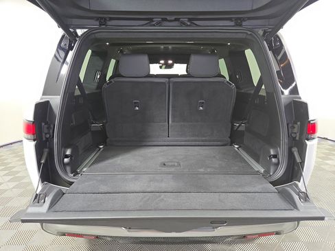 Used 2024 Rivian R1S Adventure AWD/4WD image 15