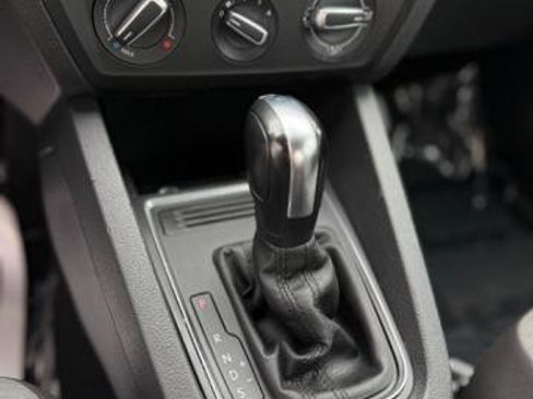 Used 2017 Volkswagen Jetta S image 18