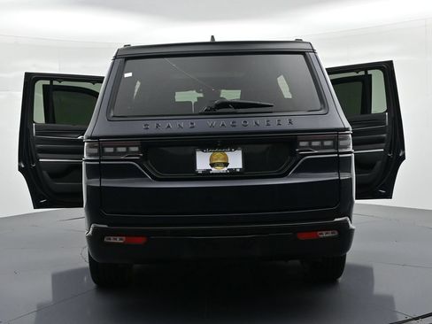 Used 2024 Jeep Grand Wagoneer Series II Obsidian w/ Quick Order Packagew 28T AWD/4WD image 30