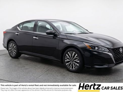 Used 2025 Nissan Altima 2.5 SV FWD image 1