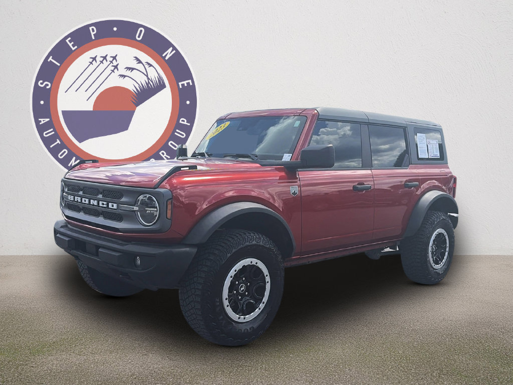 Used 2023 Ford Bronco Big Bend w/ Sasquatch Package AWD/4WD image 2