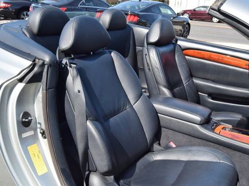 Used 2004 Lexus SC 430 Convertible image 25