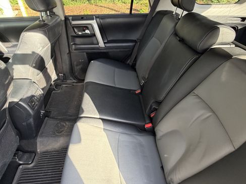 Used 2020 Toyota 4Runner SR5 Premium w/ Moonroof Package AWD/4WD image 32