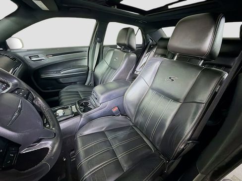 Used 2020 Chrysler 300 S RWD image 13