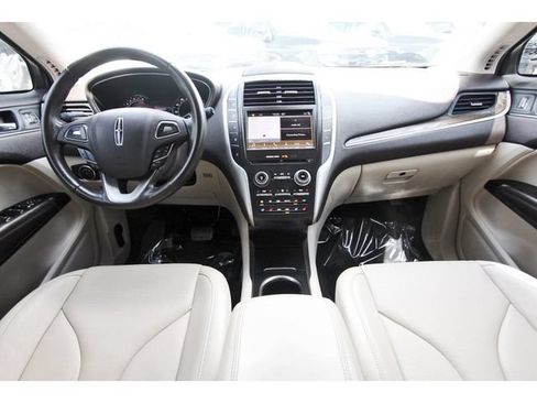 Used 2019 Lincoln MKC Reserve w/ MKC Technology Package FWD image 8