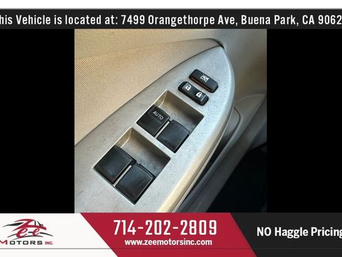 Used 2013 Toyota Corolla LE FWD image 31