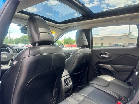 Used 2022 Jeep Cherokee Limited w/ Elite Package AWD/4WD image 19