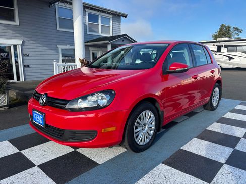 Used 2014 Volkswagen Golf 4dr HB Auto image 2