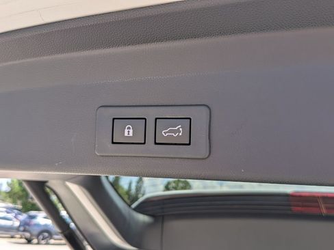 Used 2023 Subaru Ascent Premium w/ Convenience Package AWD/4WD image 13