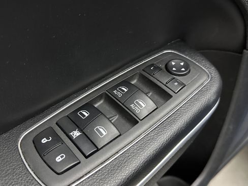 Used 2022 Dodge Charger SXT w/ Leather Interior Group RWD image 12