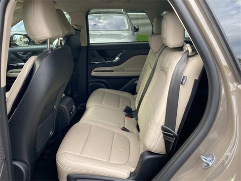 New 2025 Lincoln Corsair Reserve image 7